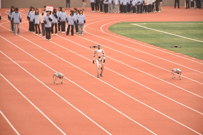 机器人方阵_副本.jpg 机器人方阵_副本.jpg