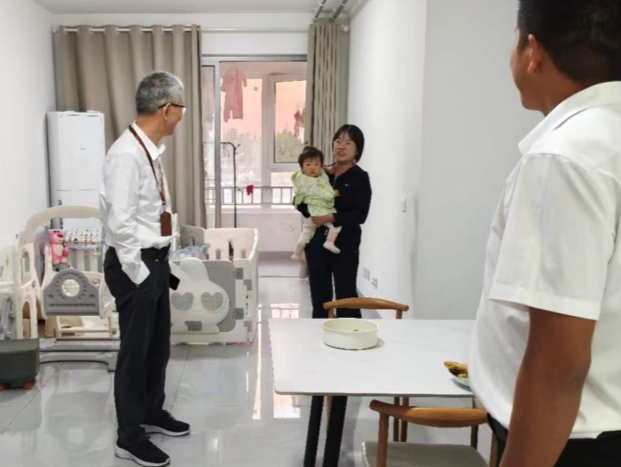 看望1.jpg