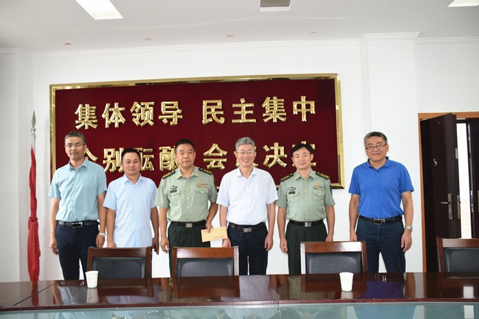 八一慰问2.JPG